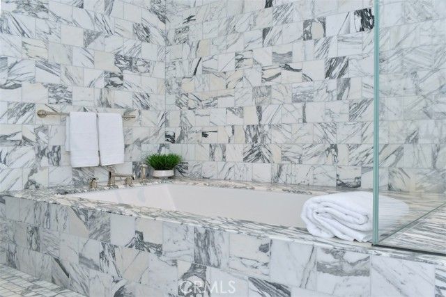 8420 W Sunset Boulevard 403, West Hollywood, CA 90069