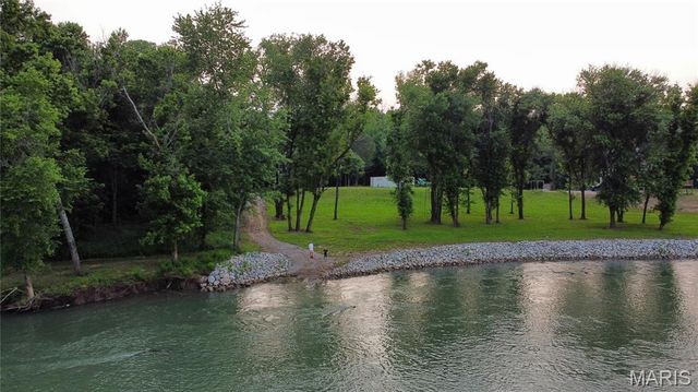 1067 Forest Road 4811, Doniphan, MO 63935