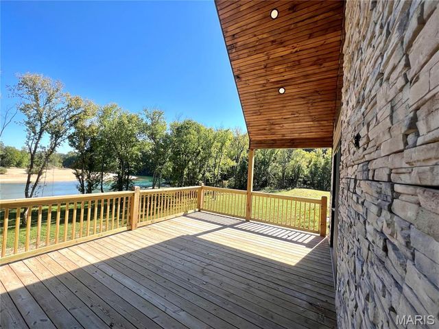 1067 Forest Road 4811, Doniphan, MO 63935