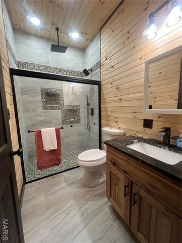 1067 Forest Road 4811, Doniphan, MO 63935