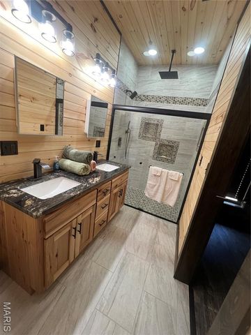 1067 Forest Road 4811, Doniphan, MO 63935