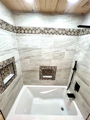 1067 Forest Road 4811, Doniphan, MO 63935