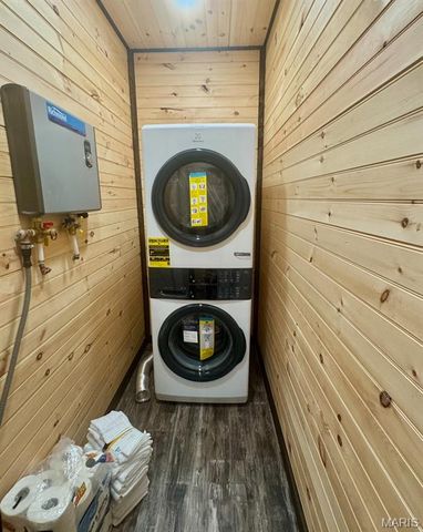 1067 Forest Road 4811, Doniphan, MO 63935