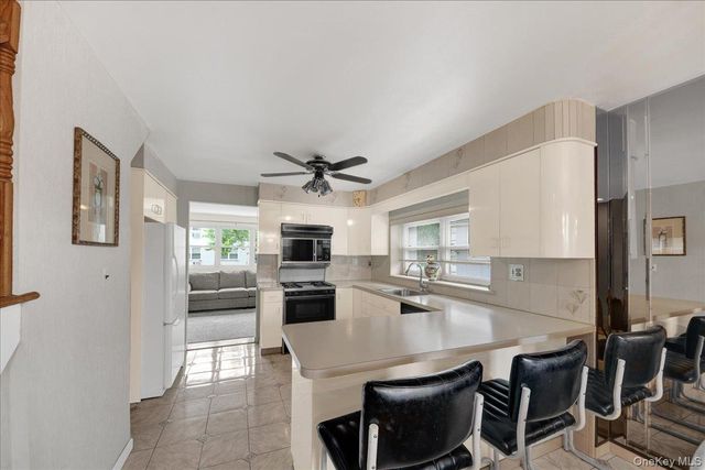 2810 Harding Avenue, Bronx, NY 10465