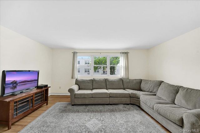 2810 Harding Avenue, Bronx, NY 10465