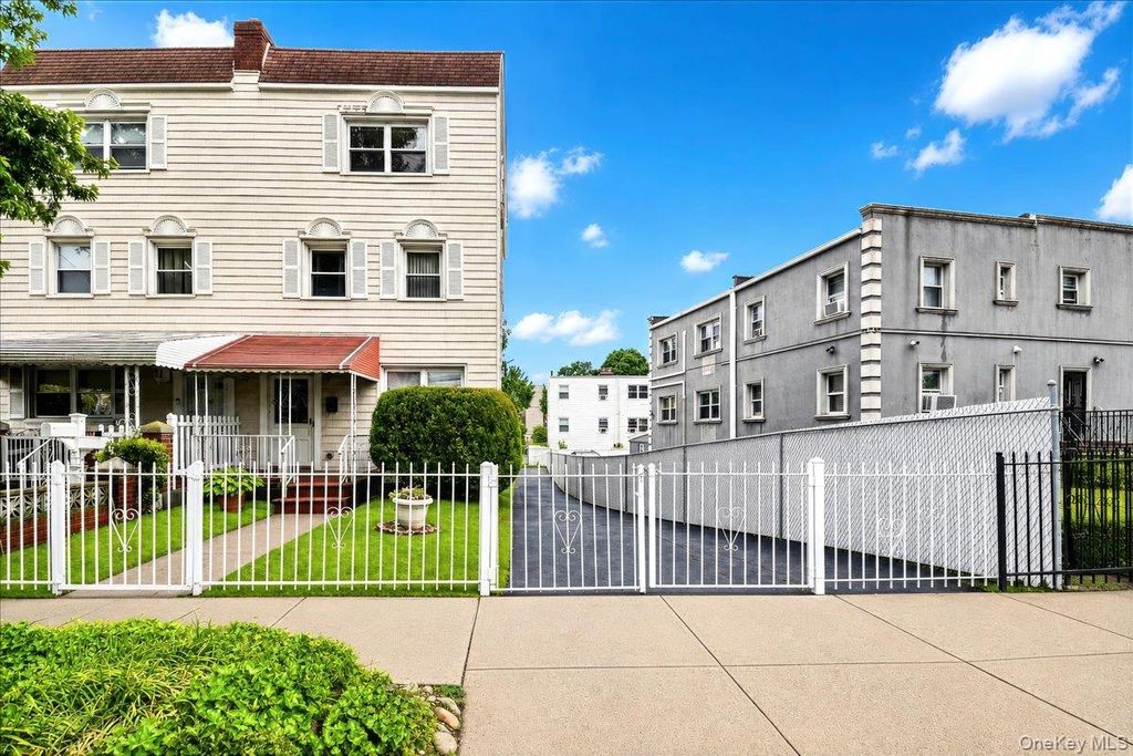 2810 Harding Avenue, Bronx, NY 10465