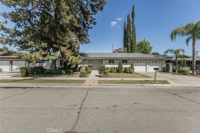 6326 N Bergeron, Fresno, CA 93704