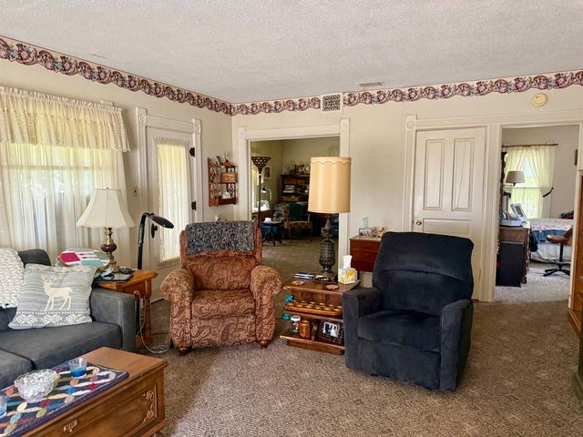 2298 W Hayes Road, Ithaca, MI 48847