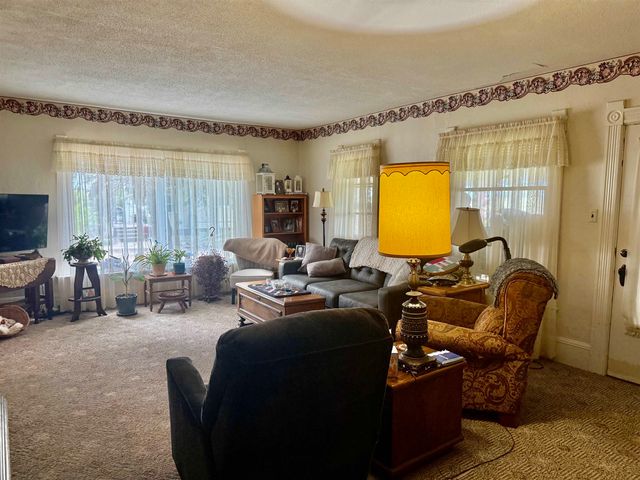 2298 W Hayes Road, Ithaca, MI 48847