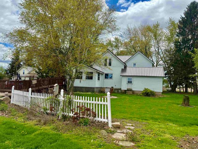 2298 W Hayes Road, Ithaca, MI 48847