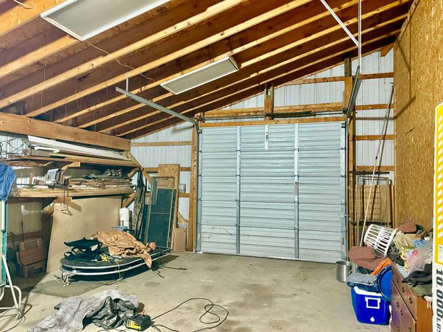 2298 W Hayes Road, Ithaca, MI 48847