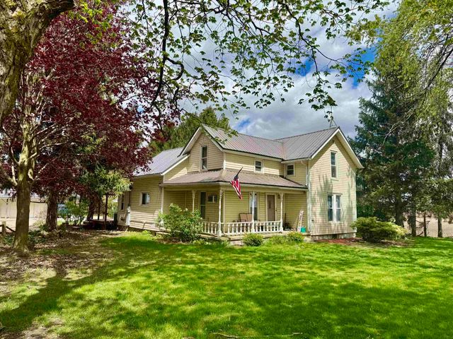 2298 W Hayes Road, Ithaca, MI 48847