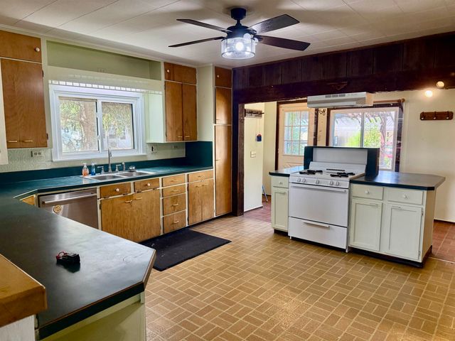 2298 W Hayes Road, Ithaca, MI 48847