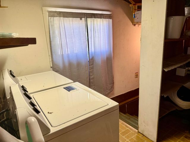 2298 W Hayes Road, Ithaca, MI 48847