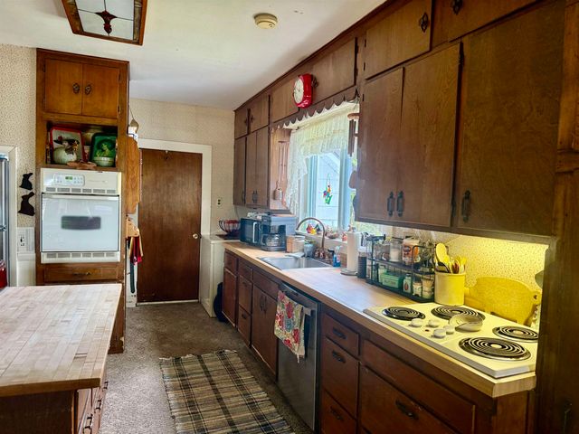 2298 W Hayes Road, Ithaca, MI 48847