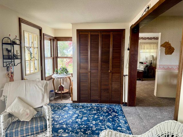 2298 W Hayes Road, Ithaca, MI 48847