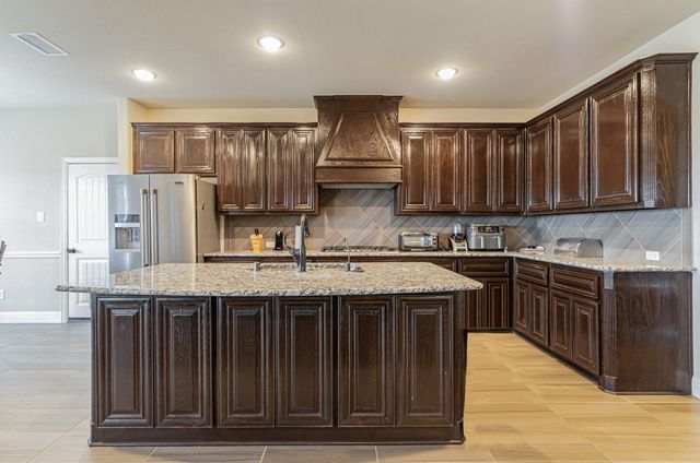 8010 Graystone Drive, Sachse, TX 75048