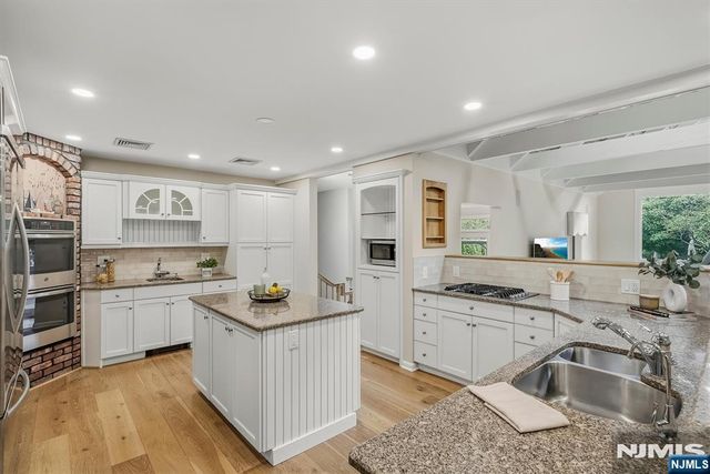 10 Baker Court, Ramsey, NJ 07446