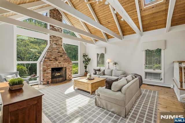 10 Baker Court, Ramsey, NJ 07446