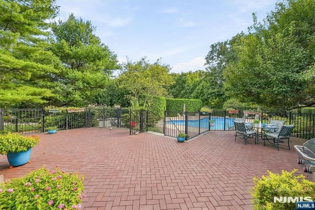 10 Baker Court, Ramsey, NJ 07446