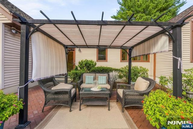 10 Baker Court, Ramsey, NJ 07446