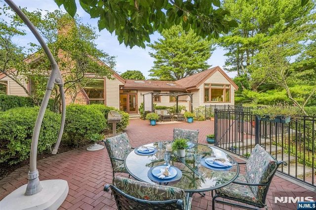 10 Baker Court, Ramsey, NJ 07446