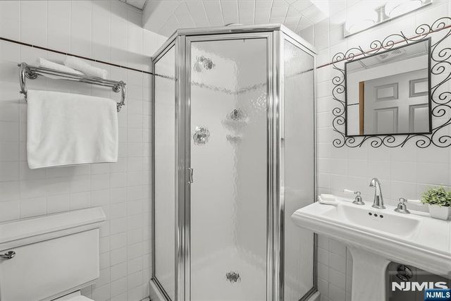 10 Baker Court, Ramsey, NJ 07446
