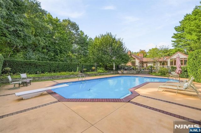 10 Baker Court, Ramsey, NJ 07446