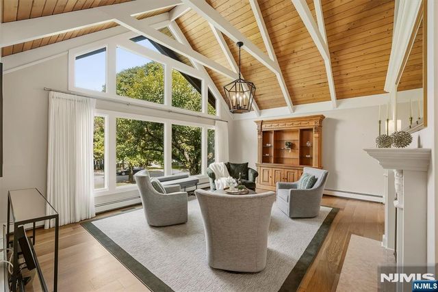 10 Baker Court, Ramsey, NJ 07446
