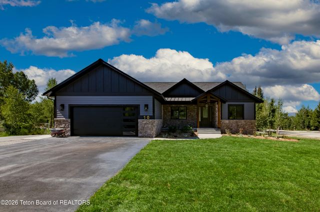 10 CREEK Circle, Star Valley Ranch, WY 83127