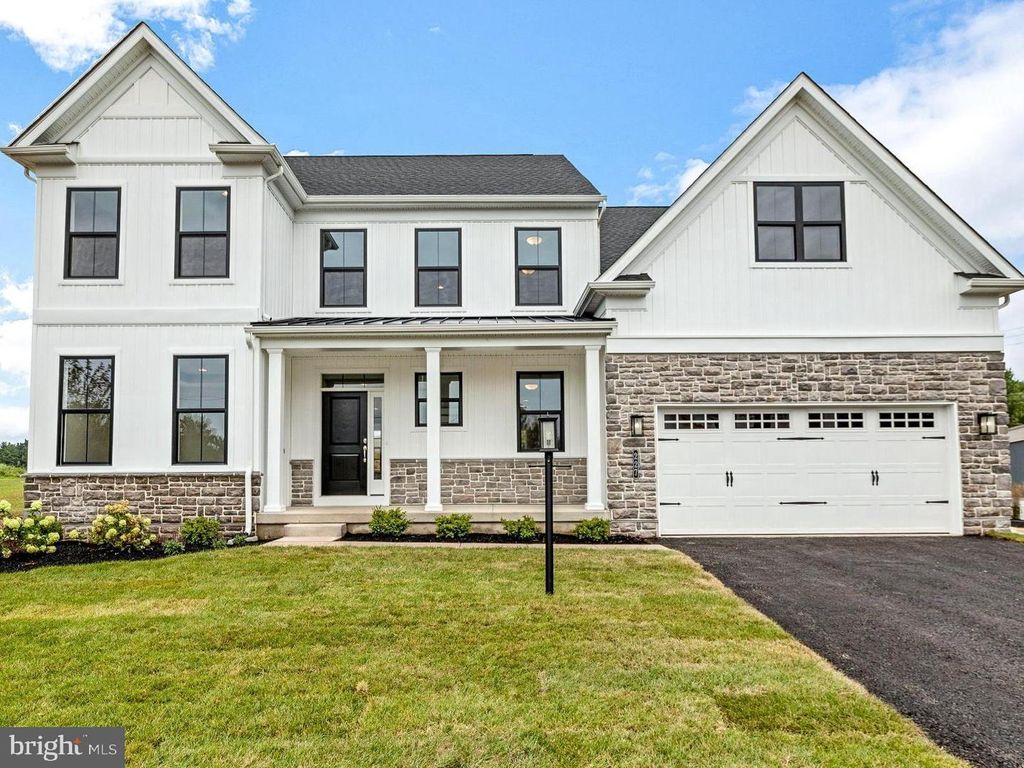 5095 MAPLE RIDGE WAY, Emmaus, PA 18049