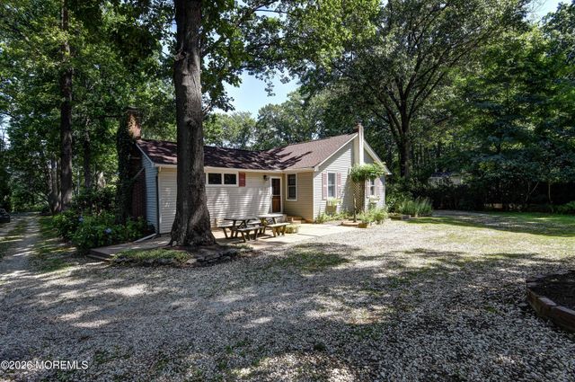 15 La Valley Drive, Manalapan, NJ 07726