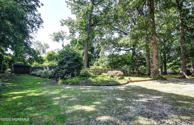 15 La Valley Drive, Manalapan, NJ 07726