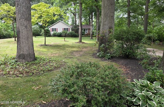 15 La Valley Drive, Manalapan, NJ 07726