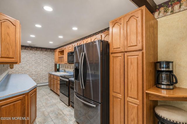 15 La Valley Drive, Manalapan, NJ 07726