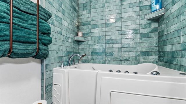 13585 Andy Jack Road, Rogers, AR 72756