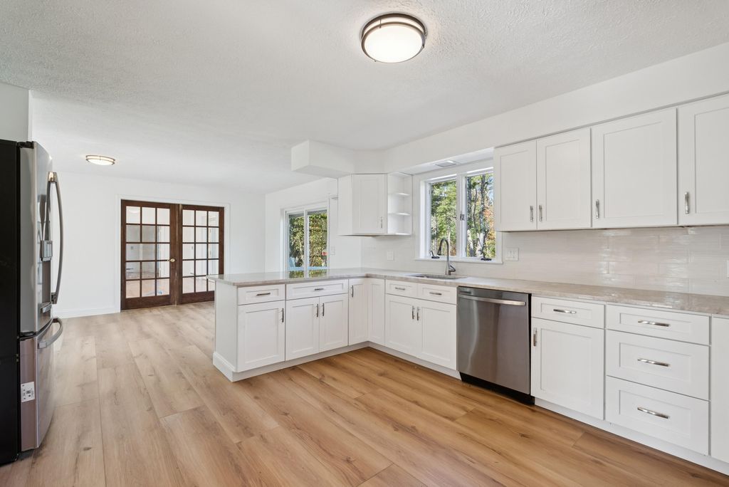 17 Chestnut Drive, Topsham, ME 04086 — exterior