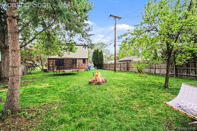 8732 Fremont Street, Westland, MI 48185