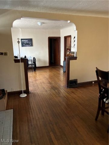 1777 Catalpa Road, Cleveland, OH 44112