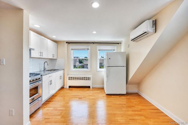 26 Picture Lane, Hicksville, NY 11801