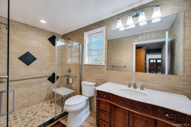 26 Picture Lane, Hicksville, NY 11801