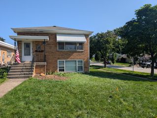 300 Burlington Avenue 2NDFL, Downers Grove, IL 60515