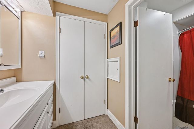 5001 Avron Dr, Metairie, LA 70006