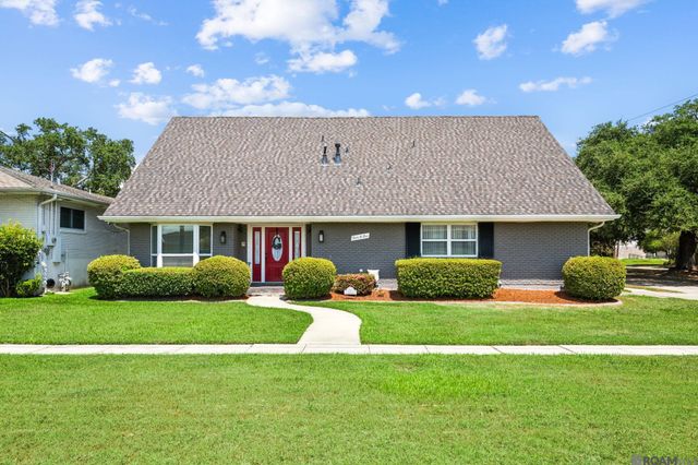 5001 Avron Dr, Metairie, LA 70006