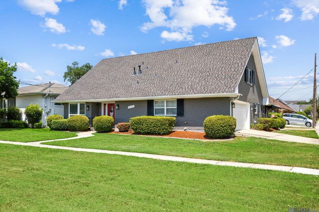 5001 Avron Dr, Metairie, LA 70006