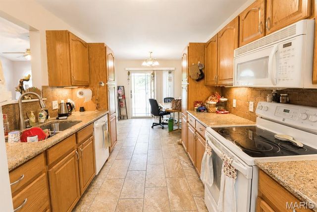 1024 Pin Oak Drive, Warrenton, MO 63383