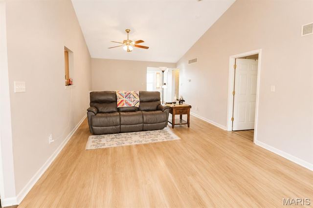 1024 Pin Oak Drive, Warrenton, MO 63383