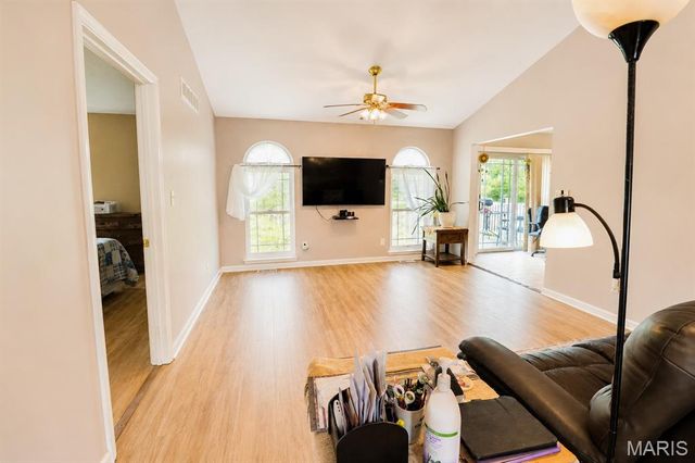 1024 Pin Oak Drive, Warrenton, MO 63383