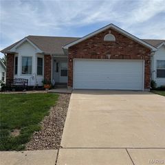 1024 Pin Oak Drive, Warrenton, MO 63383