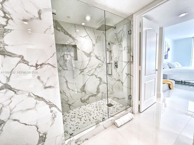 1200 SE Brickell Bay Dr 1707, Miami, FL 33131